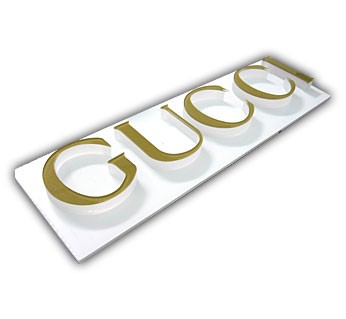 Gucci 3D Logo